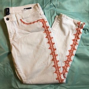 Lucky Brand Charlie Capri white jeans